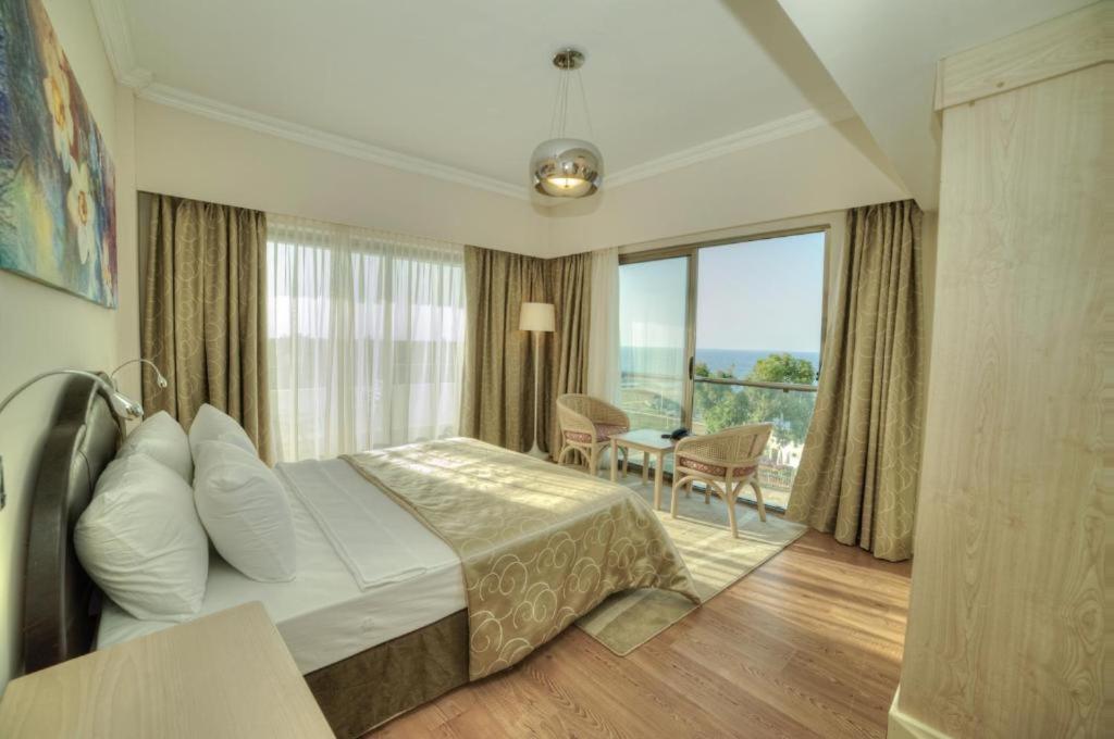 Jasmine Court Hotel Kyrenia  Exterior photo